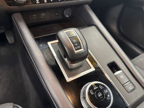 Used 2024 Mitsubishi Outlander SE image 39