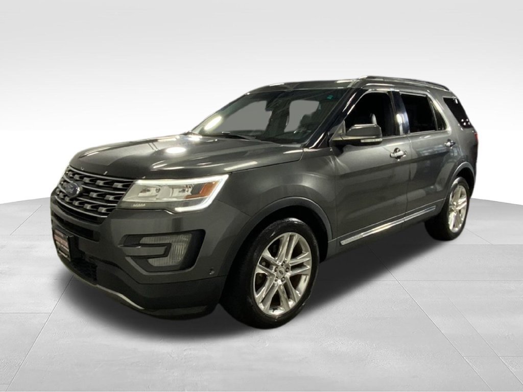 Used 2017 Ford Explorer Limited w/ Equipment Group 301A AWD/4WD image 4