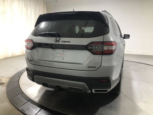 New 2026 Honda Pilot Touring image 7