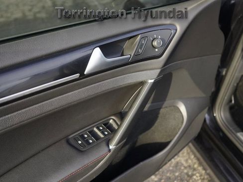 Used 2017 Volkswagen Golf 4-Door image 23