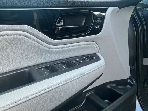 Used 2018 Honda Odyssey Elite image 14
