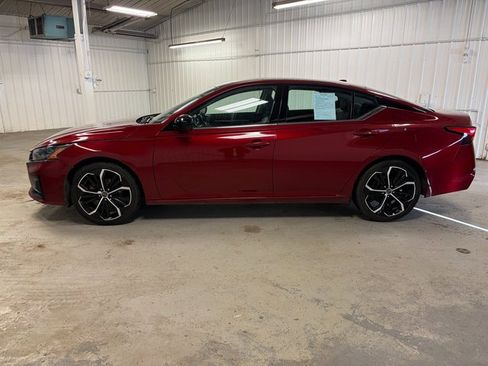 Used 2024 Nissan Altima 2.5 SR image 10