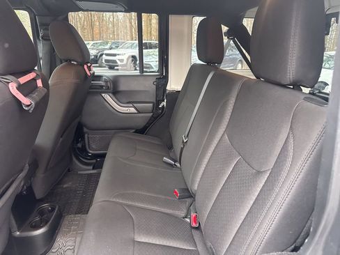 Used 2018 Jeep Wrangler Unlimited Sport S image 9