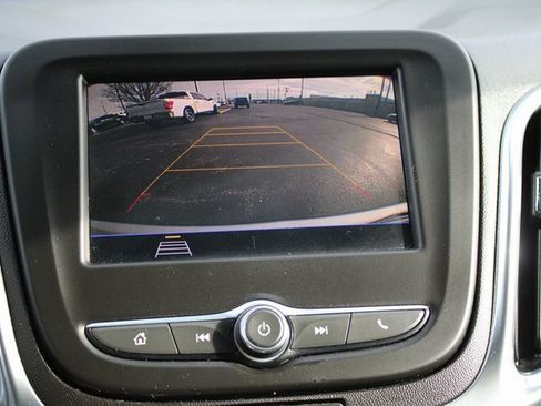 Used 2021 Chevrolet Equinox LT image 14