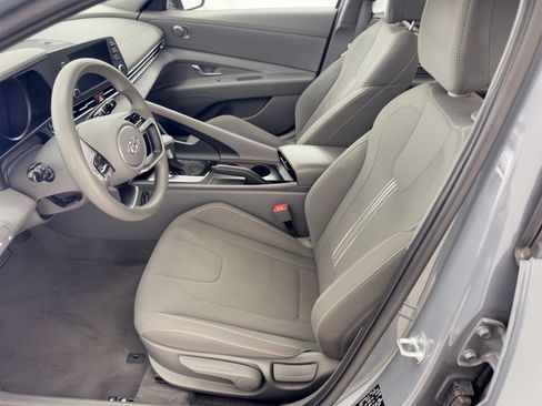 Used 2021 Hyundai Elantra SEL w/ Cargo Package FWD image 5