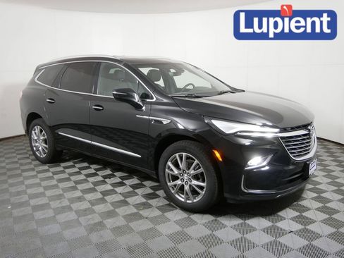 Used 2023 Buick Enclave Premium image 1