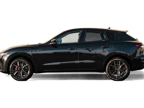 Used 2022 Maserati Levante Modena image 11
