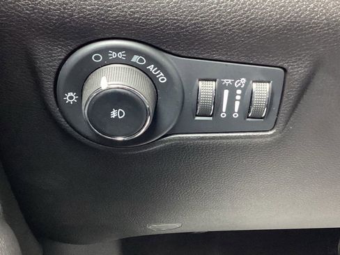 Used 2022 Jeep Compass Trailhawk w/ Trailhawk Convenience Group AWD/4WD image 26