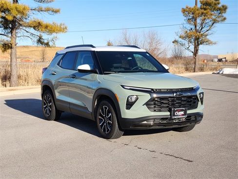 Used 2025 Chevrolet TrailBlazer ACTIV image 3