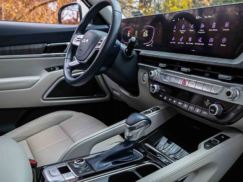 Certified 2023 Kia Telluride EX w/ EX Captain's Chair Package image 27