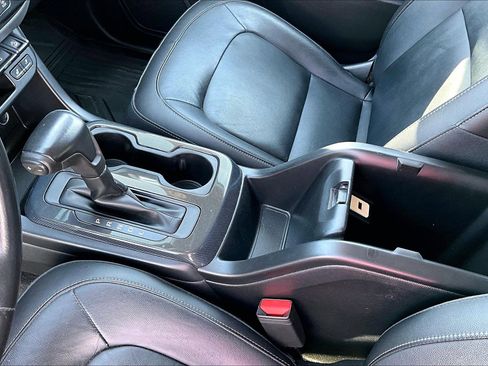 Used 2018 Chevrolet Colorado Z71 image 12