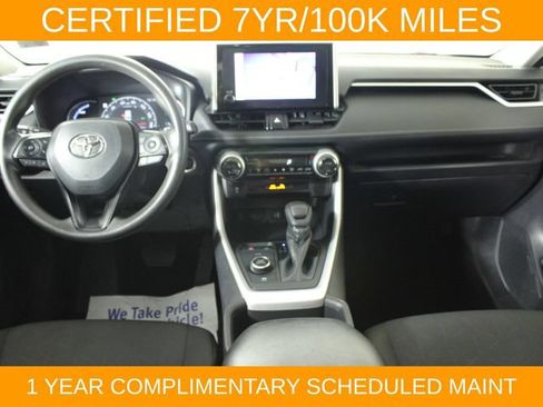 Used 2025 Toyota RAV4 XLE AWD/4WD image 14