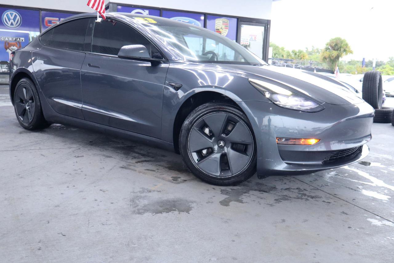 Used 2023 Tesla Model 3 Standard Range RWD image 3