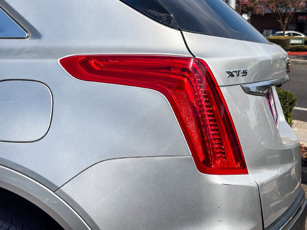 Used 2019 Cadillac XT5 Premium Luxury FWD image 3