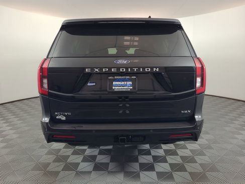 Used 2025 Ford Expedition Max Active image 4