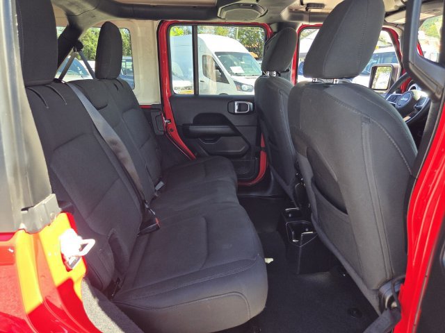 Used 2020 Jeep Wrangler Unlimited Sahara AWD/4WD image 20
