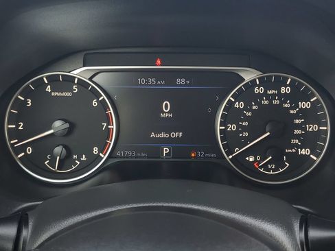 Used 2025 Nissan Altima 2.5 SV FWD image 21