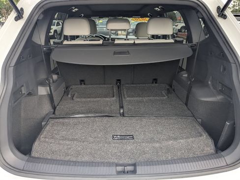 Used 2020 Volkswagen Tiguan SE R-Line FWD image 13