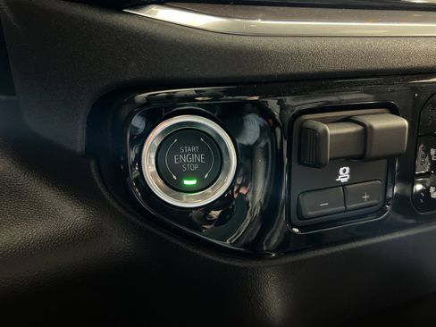 New 2026 GMC Sierra 1500 SLT w/ SLT Premium Plus Package AWD/4WD image 32