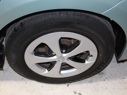 Used 2014 Toyota Prius Three image 11
