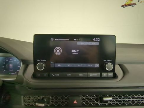 Used 2023 Honda Accord EX image 21