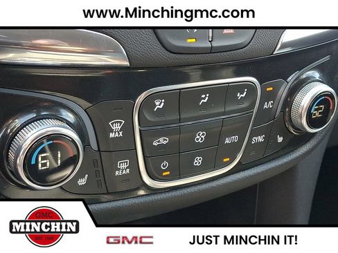Used 2023 Chevrolet Equinox Premier AWD/4WD image 16