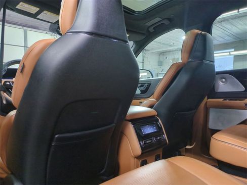 Certified 2023 Lincoln Aviator Black Label w/ Dynamic Handling Package image 28