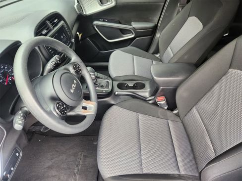 Used 2022 Kia Soul LX w/ Technology Package image 11