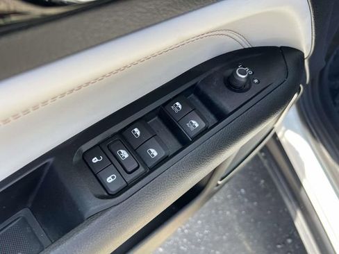 Certified 2022 Jeep Compass Limited AWD/4WD image 18