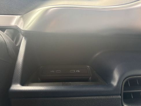 New 2025 Volkswagen ID. Buzz Pro S RWD image 31