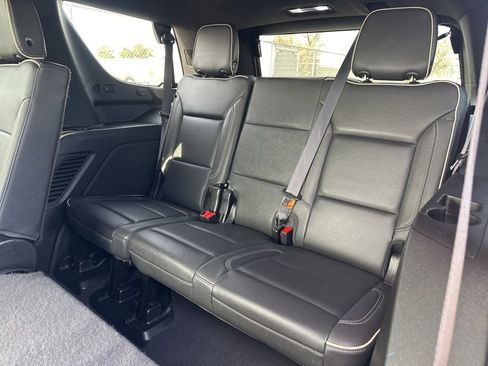 Used 2024 GMC Yukon SLT image 7