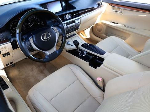 Used 2013 Lexus ES 350 image 4