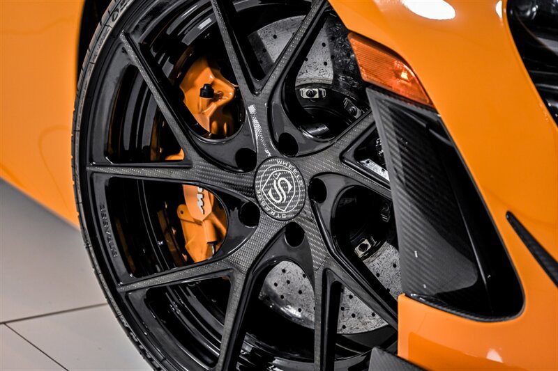 Used 2018 McLaren 720S RWD image 5