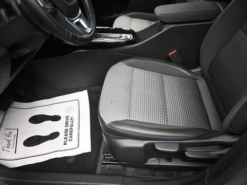 Used 2025 Chevrolet Trax LT w/ Driver Confidence Package FWD image 16
