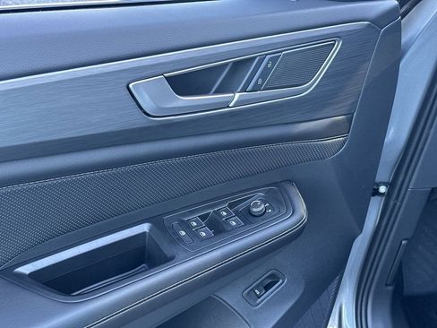 New 2026 Volkswagen Atlas Cross Sport SE image 13