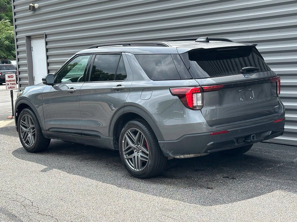 New 2026 Ford Explorer ST-Line w/ ST-Line Street Pack AWD/4WD image 32