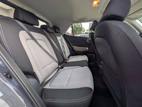 Used 2025 Hyundai Venue SEL FWD image 30