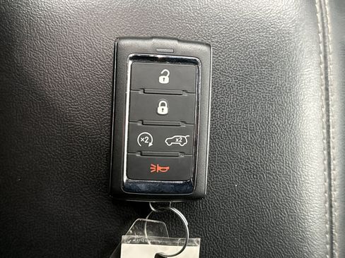 Used 2023 Jeep Grand Cherokee Altitude AWD/4WD image 21