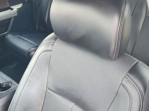 Used 2018 Ford F150 Lariat w/ Equipment Group 502A Luxury AWD/4WD image 15