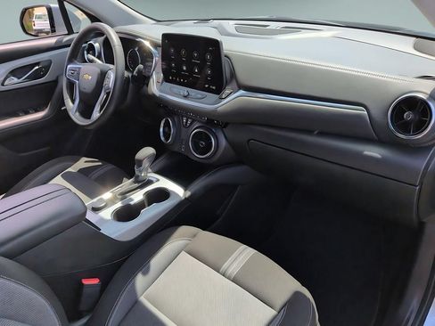 Used 2025 Chevrolet Blazer LT FWD image 30