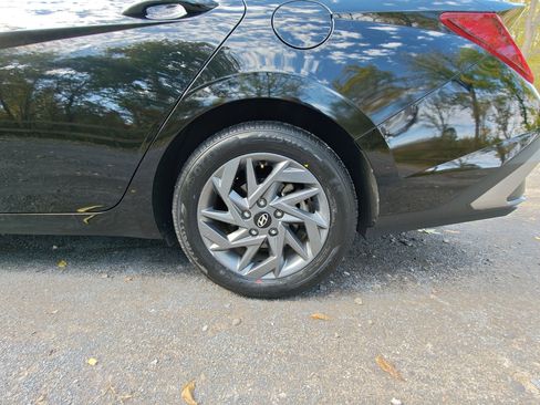 Used 2024 Hyundai Elantra SEL image 10