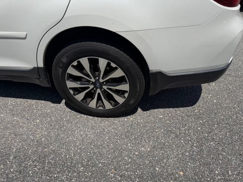 Used 2017 Subaru Outback 2.5i Limited w/ Popular Package #5 AWD/4WD image 10