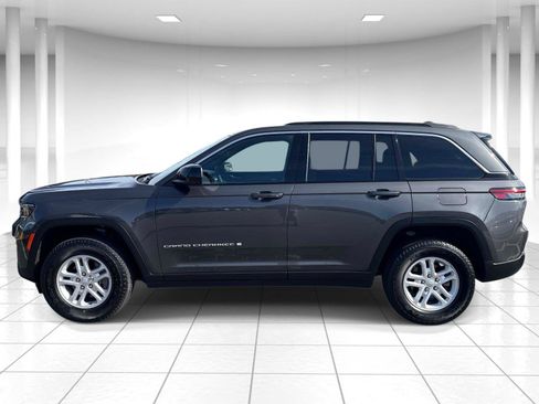 Used 2024 Jeep Grand Cherokee Laredo w/ Luxury Tech Group I AWD/4WD image 9
