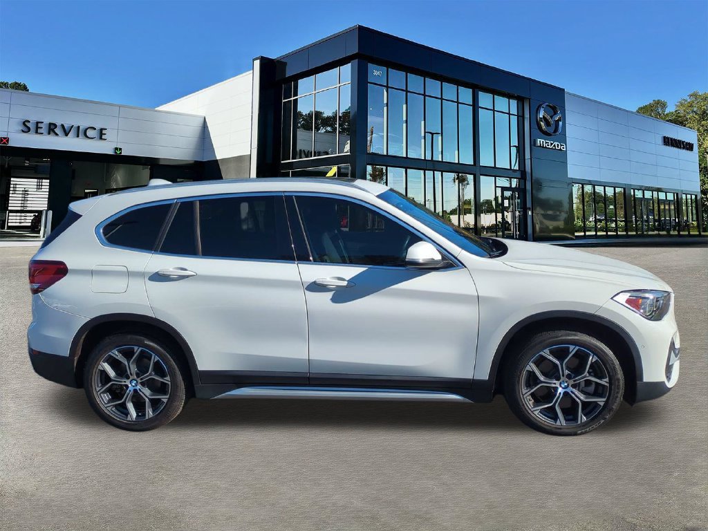 Used 2022 BMW X1 sDrive28i w/ Premium Package FWD image 3