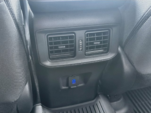 Used 2024 Toyota RAV4 LE AWD/4WD image 23
