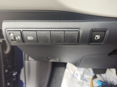 Used 2024 Toyota Corolla SE image 18