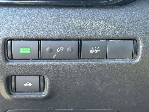 Used 2025 Nissan Sentra SV w/ All-Weather Package image 19