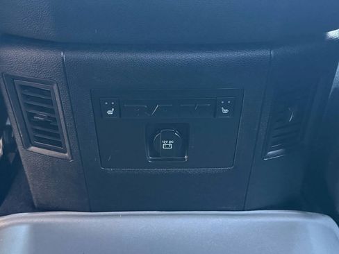 Used 2018 RAM 1500 Laramie w/ Convenience Group AWD/4WD image 25