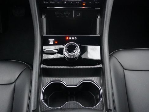 Used 2024 Jeep Grand Cherokee Limited w/ Black Appearance Package image 17