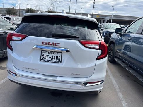 Used 2022 GMC Terrain Denali w/ Denali Premium Package image 6